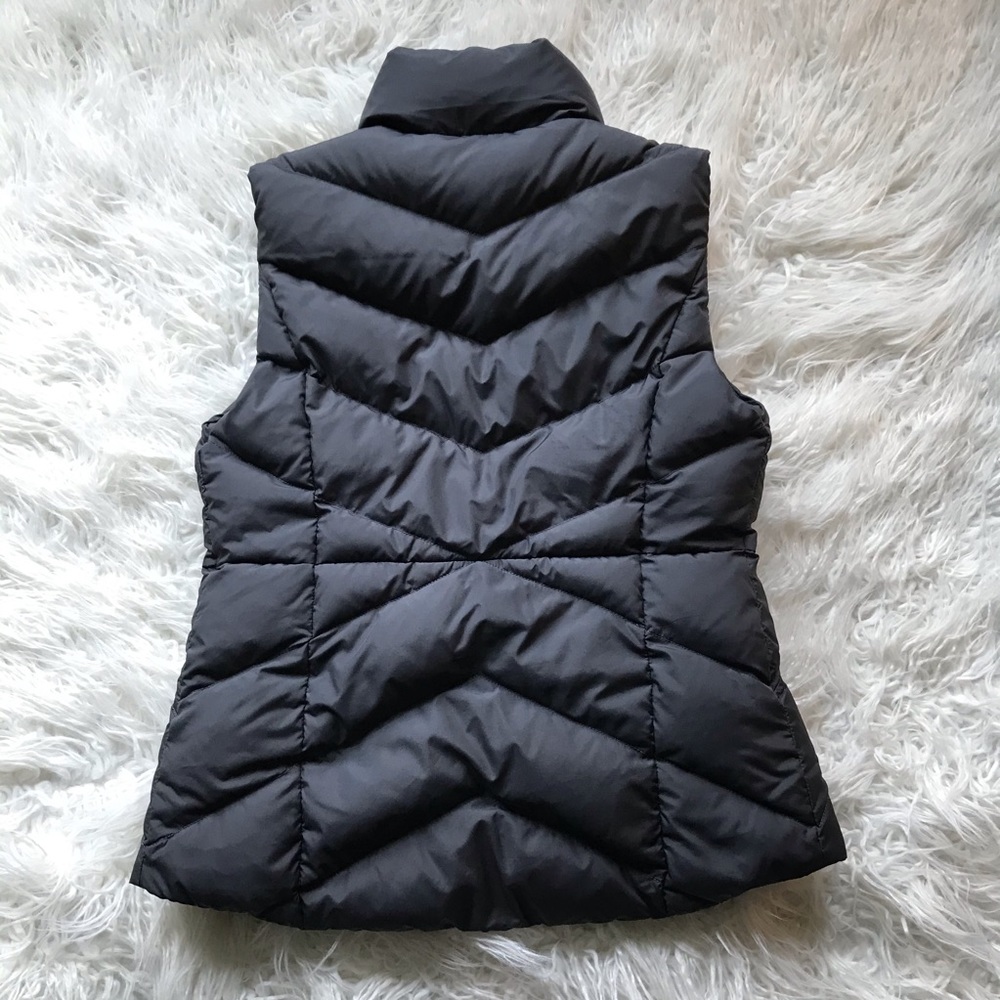 J CREW GREY CHEVRON DOWN FILLED PUFFER VEST - Picture 6 of 6
